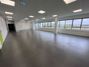 180 Rue Benoîte Groult, Guipavas for lease Interior Photo- Image 1 of 1