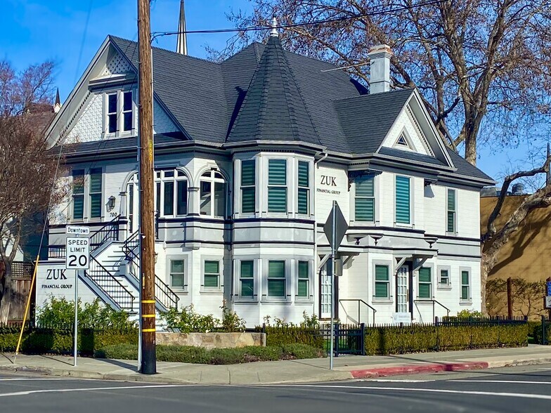 700 Franklin St, Napa, CA à louer - Photo du bâtiment - Image 2 de 25