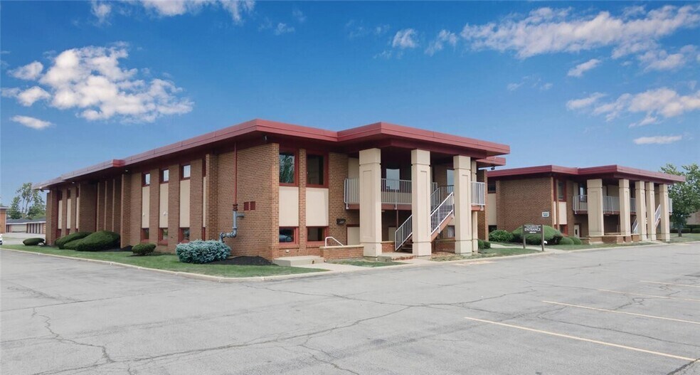 350 Alberta Dr, Amherst, NY à vendre - Photo du bâtiment - Image 1 de 5