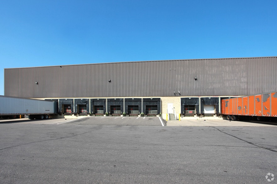 1105 N Xenium Ln, Plymouth, MN for lease - Building Photo - Image 2 of 7