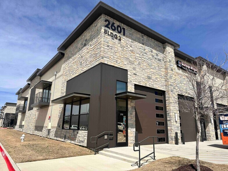 2601 TX-121, Lewisville, TX à louer - Photo du bâtiment - Image 2 de 6