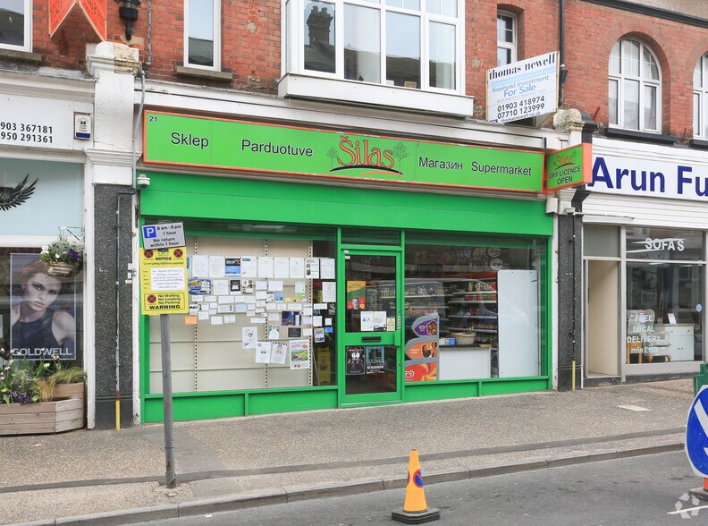 21 Beach Rd, Littlehampton à vendre - Photo du bâtiment - Image 2 de 2