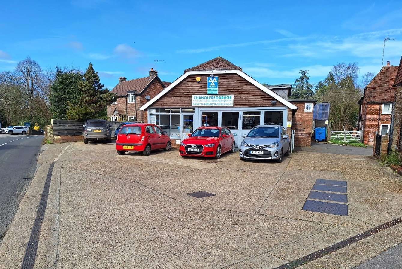 Farnham Rd, Elstead à vendre Photo du bâtiment- Image 1 de 3
