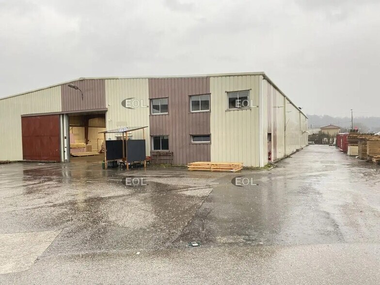 Industrial in Brignais for lease - Building Photo - Image 2 of 11