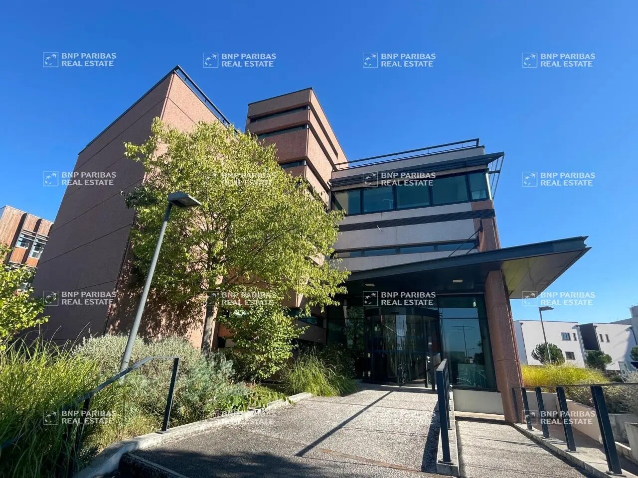 Office in Toulouse for lease Primary Photo- Image 1 of 28