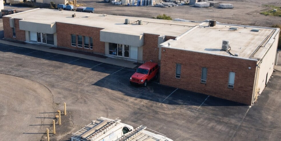Lackland Industrial Dr portefeuille de 2 propriétés à vendre sur LoopNet.ca - Photo principale - Image 2 de 2