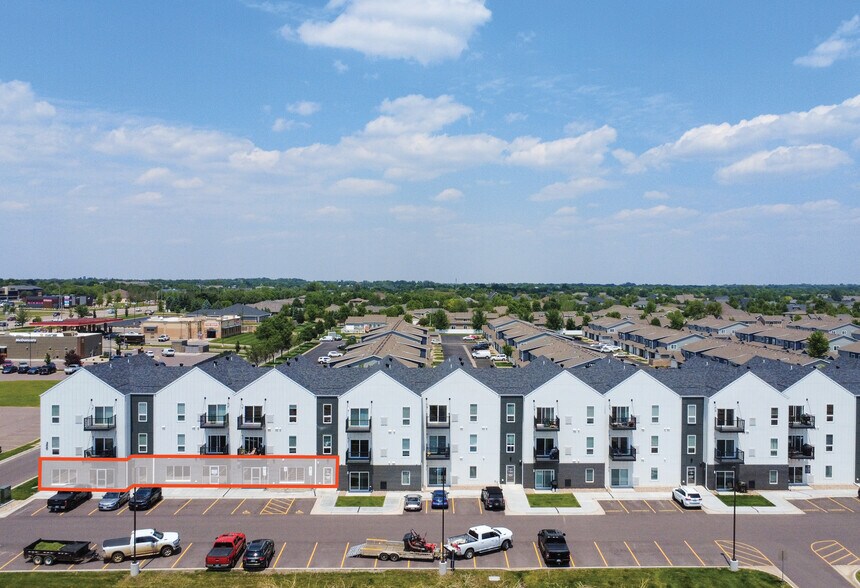 300 W 85th St, Sioux Falls, SD à louer - Photo du bâtiment - Image 2 de 10