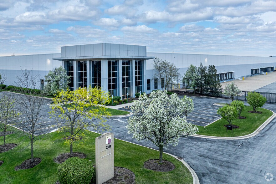 2301 Ellis Ct, New Lenox, IL à louer - Photo du bâtiment - Image 1 de 7