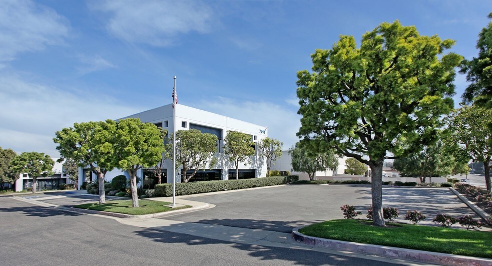7491 Talbert Ave, Huntington Beach, CA à louer - Photo du bâtiment - Image 2 de 10