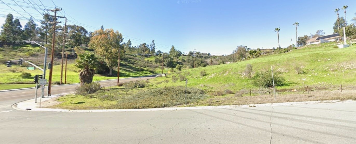 1307 W Main St, El Cajon, CA for sale Primary Photo- Image 1 of 4