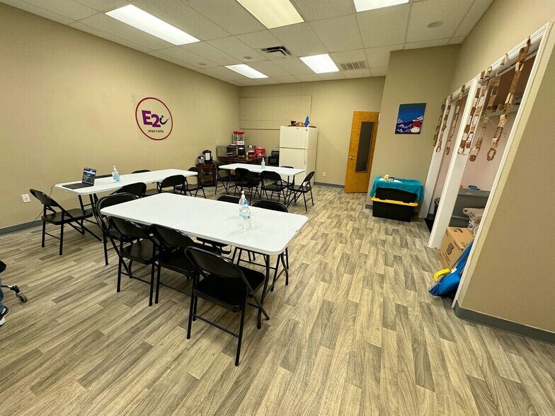 8800 49th St N, Pinellas Park, FL à louer - Photo du bâtiment - Image 2 de 13