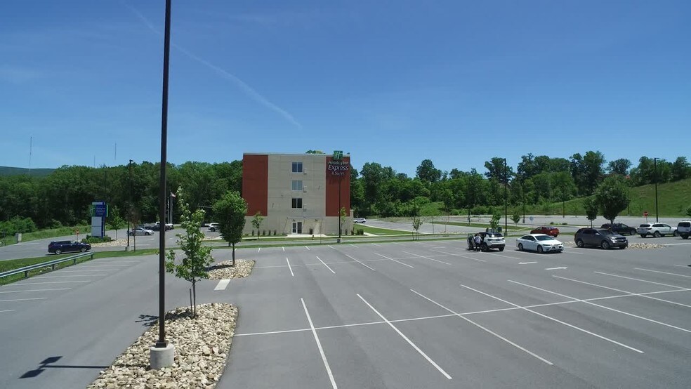 Convention Center Blvd, Duncansville, PA à louer - Vidéo sur l’inscription commerciale - Image 2 de 14