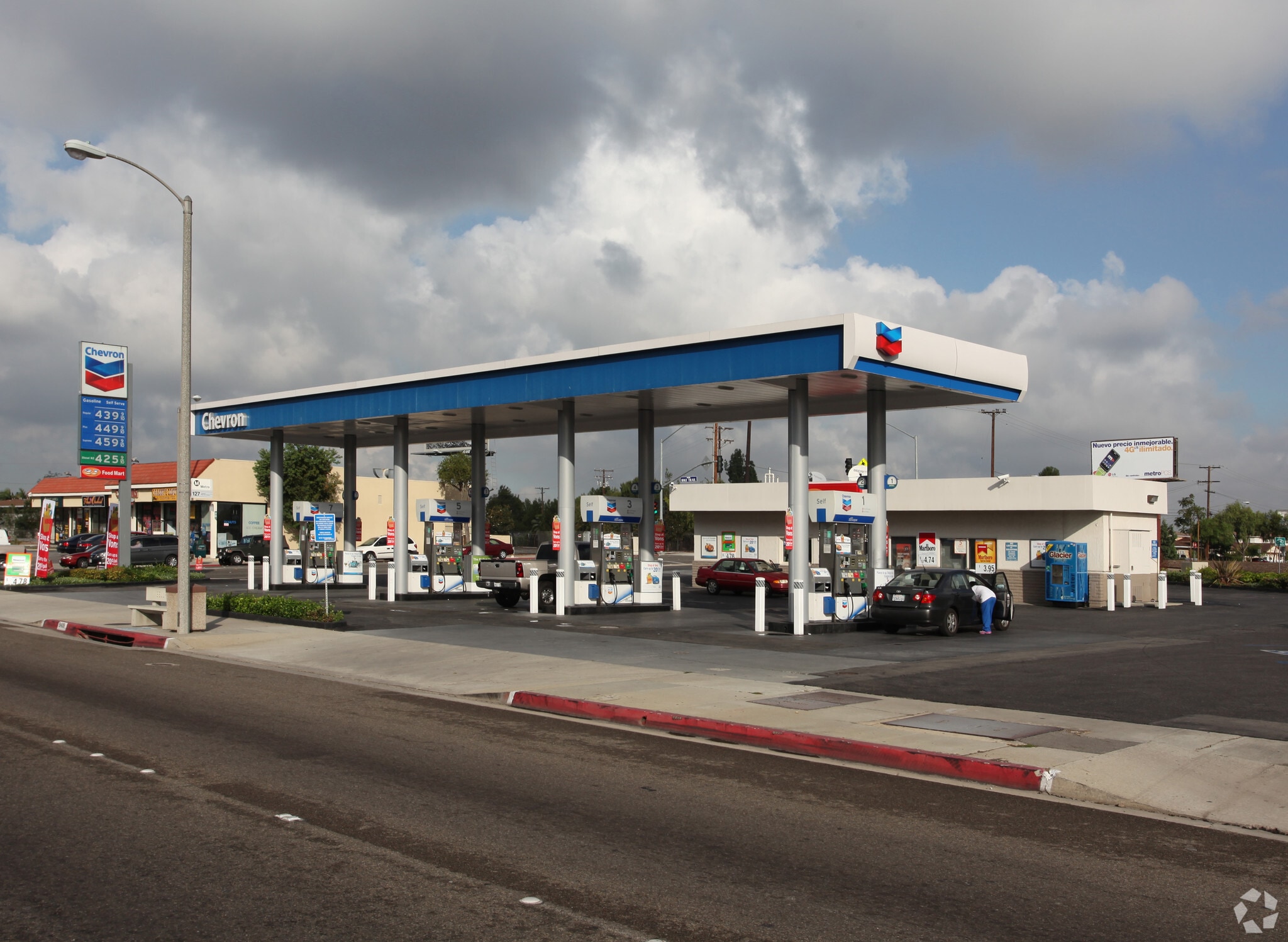 Gas Station Portfolio For Sale portfolio of 3 properties for sale on LoopNet.ca Primary Photo- Image 1 of 2