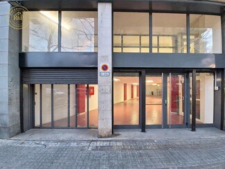 Plus de détails pour Multi-résidentiel à vendre