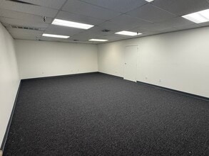 17632 Metzler Ln, Huntington Beach, CA for lease Interior Photo- Image 1 of 5