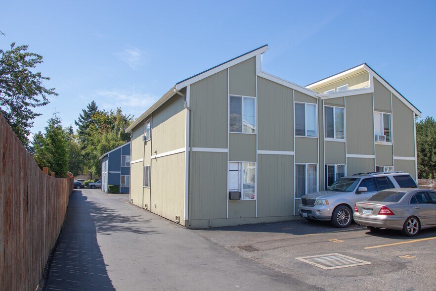 733 10th St NE, Auburn, WA à vendre - Photo du bâtiment - Image 2 de 9