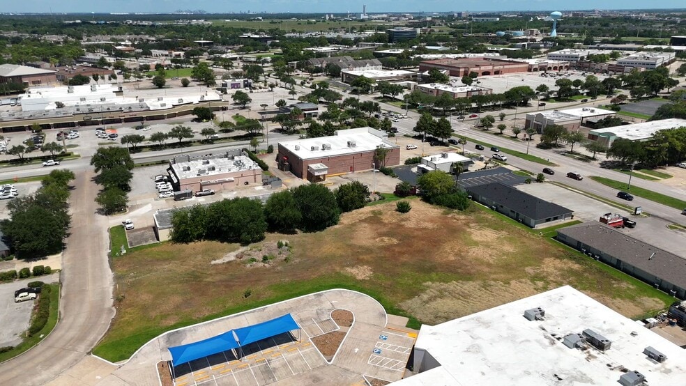 16436 Sea Lark Rd, Houston, TX à vendre - Vidéo sur l’inscription commerciale - Image 3 de 10