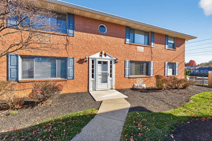 1025 Folkestone Rd, Columbus, OH for sale - Building Photo - Image 3 of 6