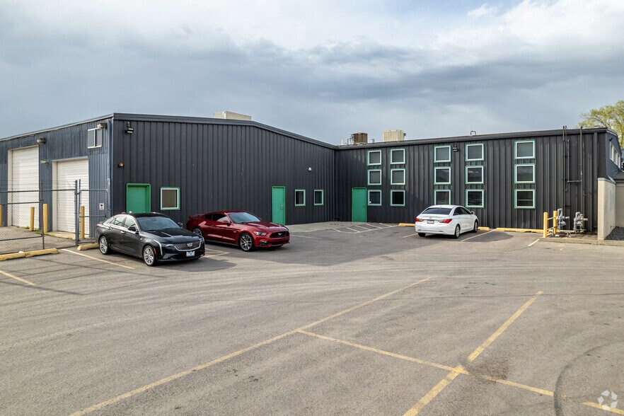 758 S Redwood Rd, Salt Lake City, UT à louer - Photo du bâtiment - Image 2 de 29