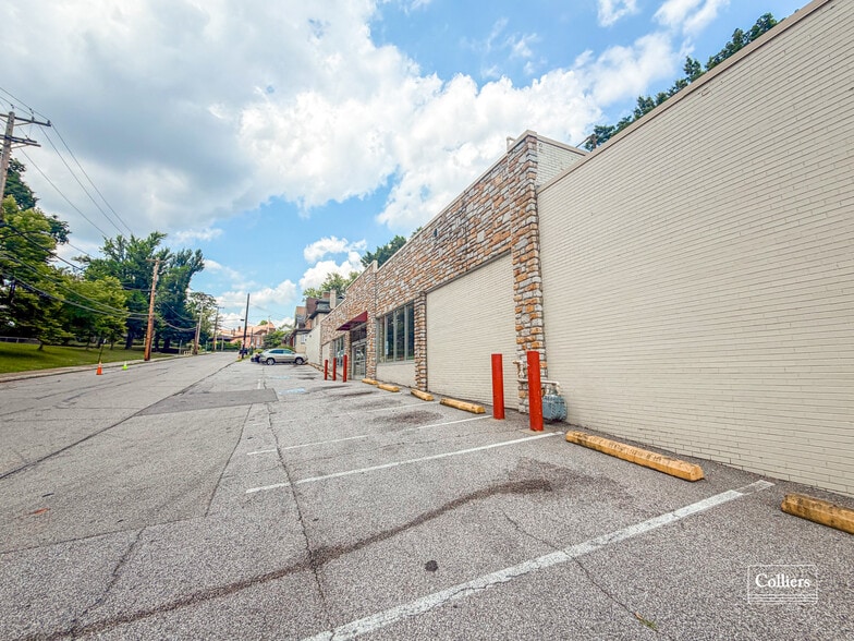 2928 Sheraden Blvd, Pittsburgh, PA for lease - Building Photo - Image 3 of 15