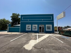 520 S Locust St, Denton, TX for lease Interior Photo- Image 2 of 14
