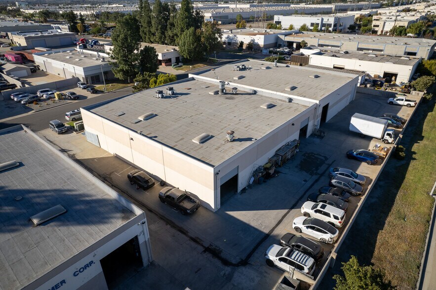 14963 Sierra Bonita Ln, Chino, CA à vendre - Photo du bâtiment - Image 2 de 6