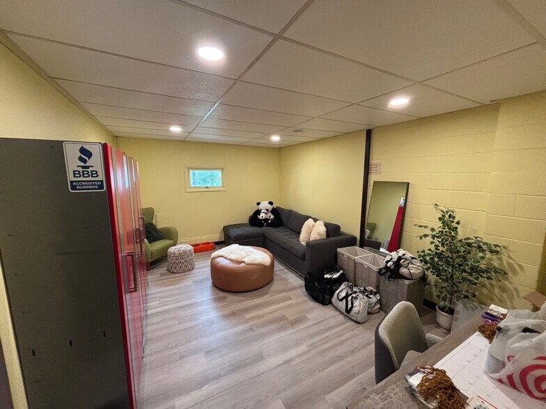 1901 Brackett Ave, Eau Claire, WI for lease - Building Photo - Image 2 of 4