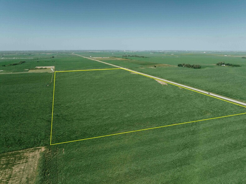 28499 Pawnee Rd, Valley, NE à vendre - Photo du bâtiment - Image 2 de 13