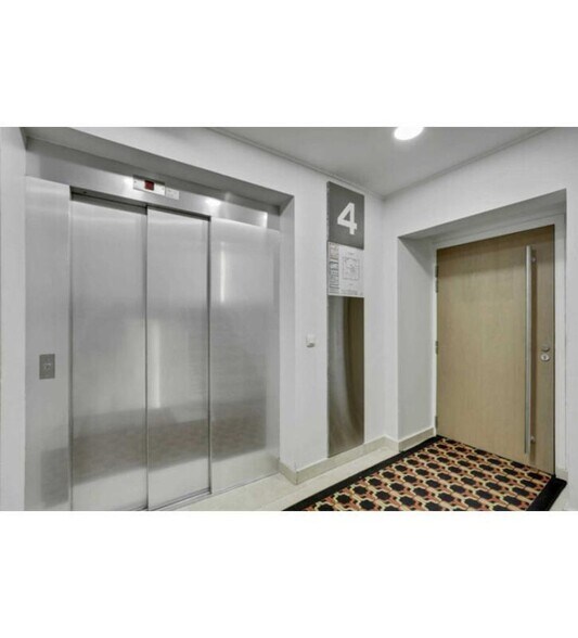 20 Rue Saint-Georges, Paris à louer - Photo du bâtiment - Image 3 de 14