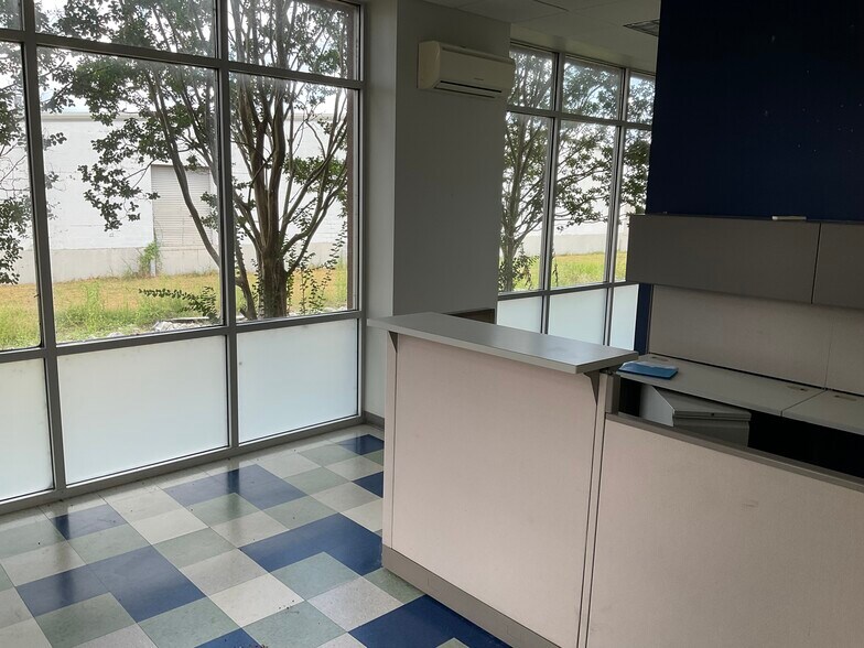 1150-F South Green Street St, Tupelo, MS for lease - Interior Photo - Image 2 of 4