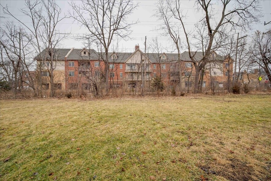 324 S Main St, Lombard, IL à vendre - Photo du bâtiment - Image 3 de 5