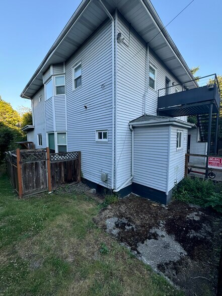 815 15th Ave E, Seattle, WA à vendre - Photo du bâtiment - Image 3 de 8