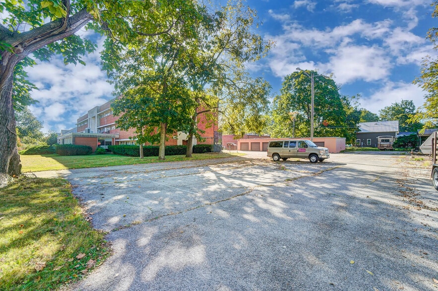 150 E South College St, Yellow Springs, OH for sale - Building Photo - Image 3 of 115