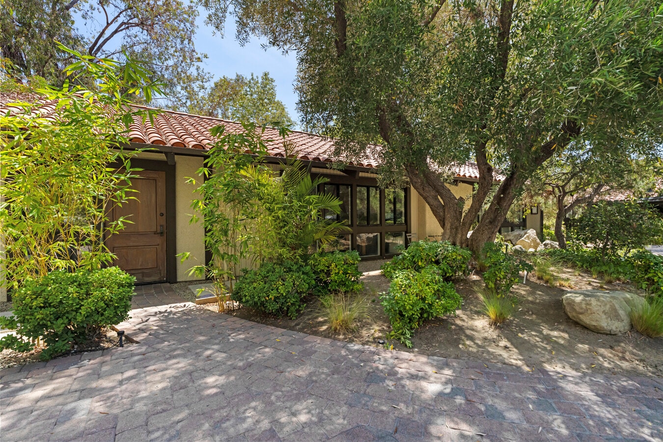23501 Park Sorrento, Calabasas, CA 91302 - Unit 213 - - Interior Photo - Image 2 of 15
