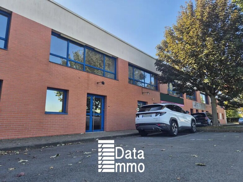 Industrial in Moissy-Cramayel for lease - Building Photo - Image 1 of 14