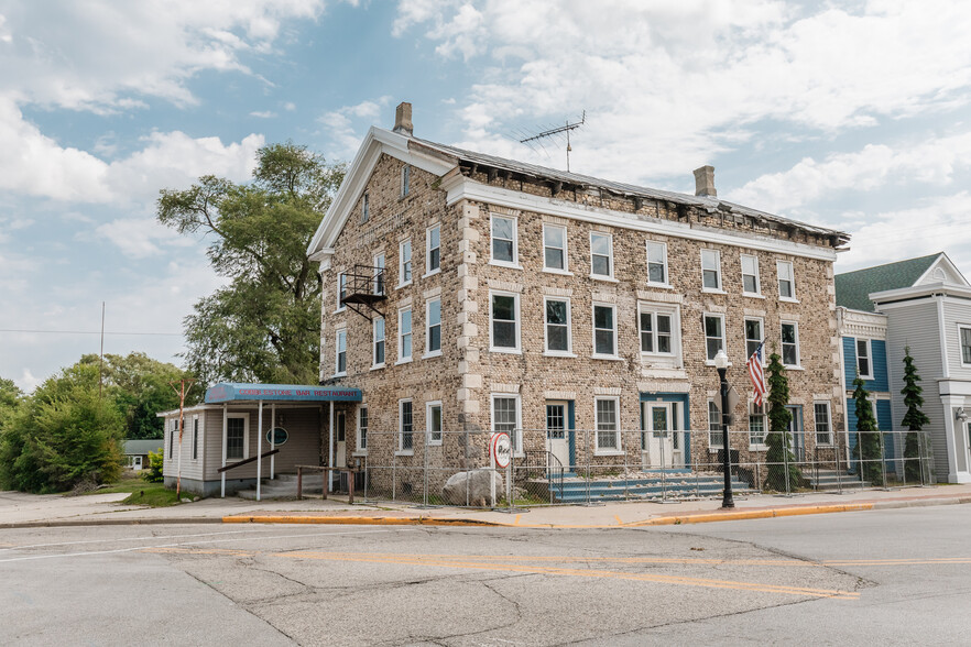 2088 Church St, East Troy, WI à vendre - Photo du bâtiment - Image 1 de 1