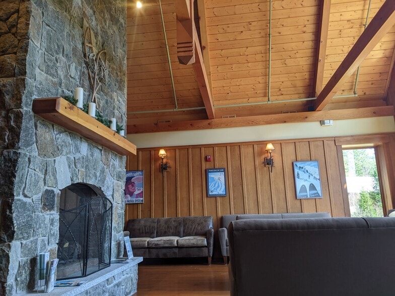 1095 Profile Rd, Franconia, NH à vendre - Photo du bâtiment - Image 3 de 5