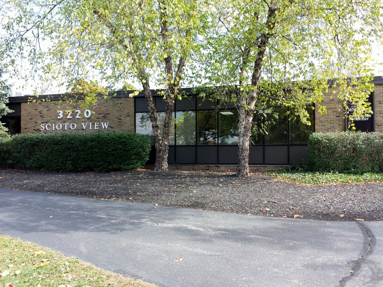 3220 Riverside Dr, Columbus, OH for lease Primary Photo- Image 1 of 13