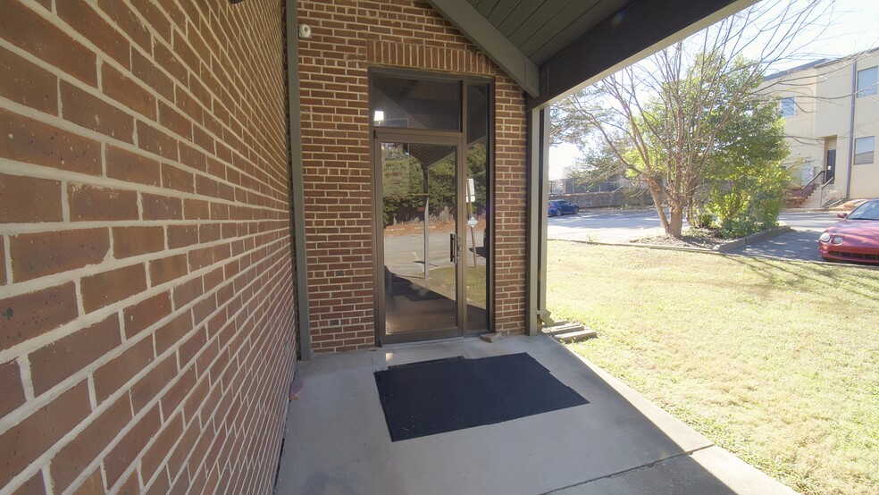 3299 Northcrest Rd, Atlanta, GA for lease - Building Photo - Image 3 of 19