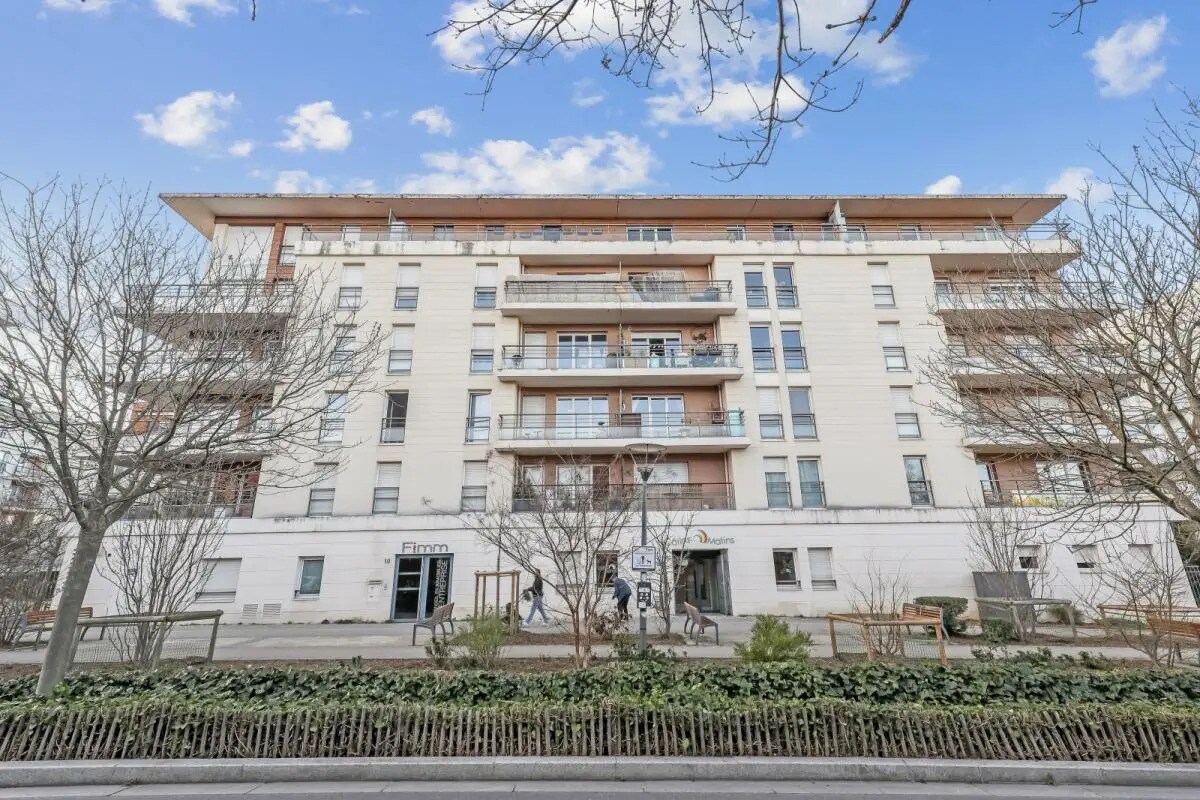 10 Mail Atlantis, Massy for lease Building Photo- Image 1 of 15