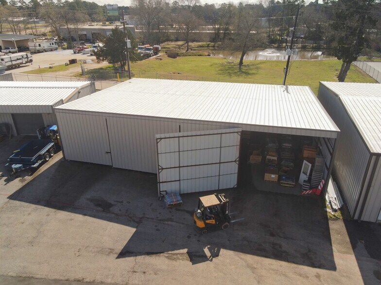 35423 SH 249, Suite G, Pinehurst, TX à louer - Photo du bâtiment - Image 2 de 3