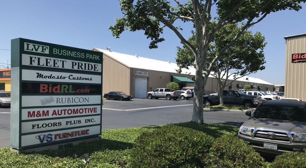 615-621 Kansas Ave, Modesto, CA à louer - Photo du bâtiment - Image 1 de 17