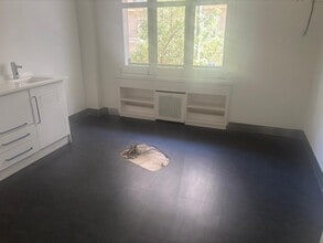 Calle de Viriato, 73, Madrid, Madrid for lease Interior Photo- Image 1 of 3