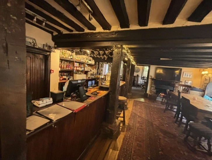 Haslemere Rd, Godalming for lease Interior Photo- Image 1 of 3