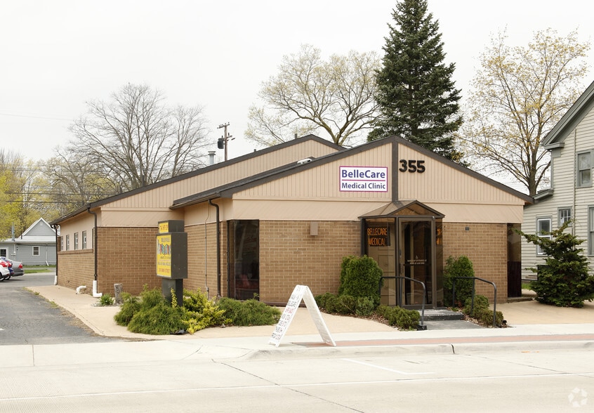 355 Main St, Belleville, MI for lease - Primary Photo - Image 1 of 6