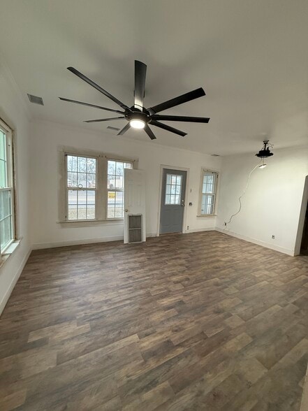 66 W Coffee St, Hazlehurst, GA à vendre - Photo intérieure - Image 3 de 8