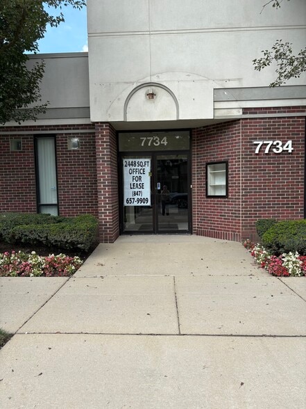 7734 W North Ave, Elmwood Park, IL for lease - Building Photo - Image 1 of 8