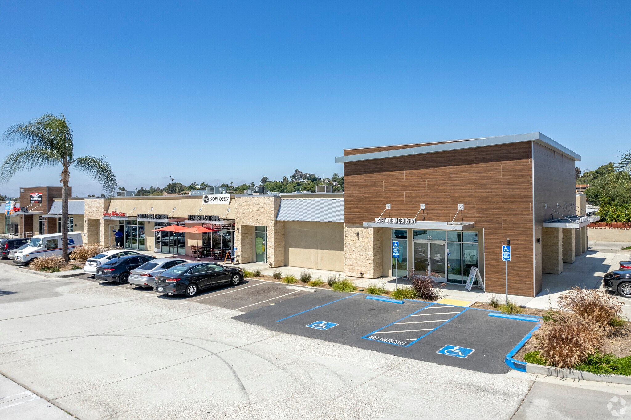 1280-1350 E Vista Way, Vista, CA for lease Primary Photo- Image 1 of 7