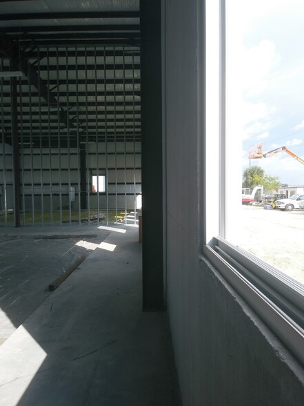 3350 Palm Ave, Fort Myers, FL for lease - Building Photo - Image 2 of 13