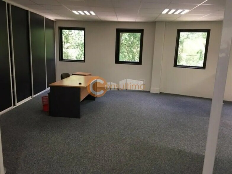 Office in Mérignac for lease - Interior Photo - Image 3 of 12